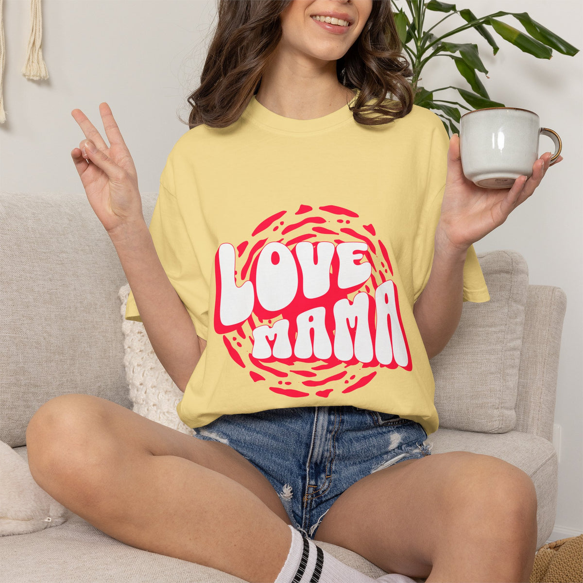 T-shirt Comfort Colors® Love Mama, T-shirt maman tendance, T-shirt Mom Life, T-shirt graphique oversize pour maman, T-shirt Cool Mom Club, cadeau pour la fête des mères