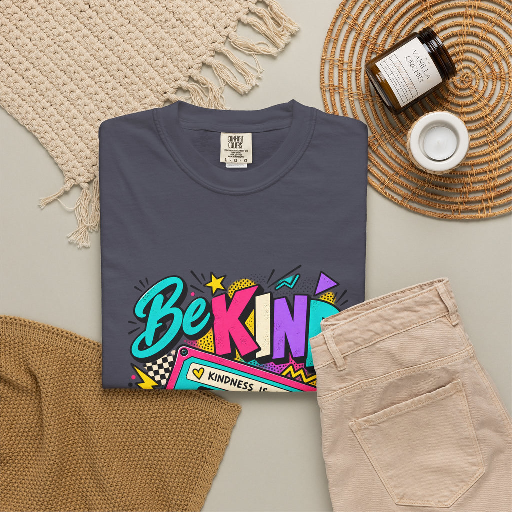 Camiseta Comfort Colors® Be Kind Kindness Is Cool You Can't Rewind, regalo de agradecimiento retro con mensaje de amabilidad, camiseta gráfica positiva con casete de los años 80