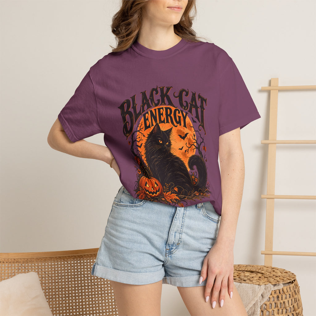 T-shirt Comfort Colors® Black Cat Energy, t-shirt amusant pour Halloween, haut pour Halloween avec chat noir, t-shirt graphique pour la saison effrayante, t-shirts tendance pour l'automne