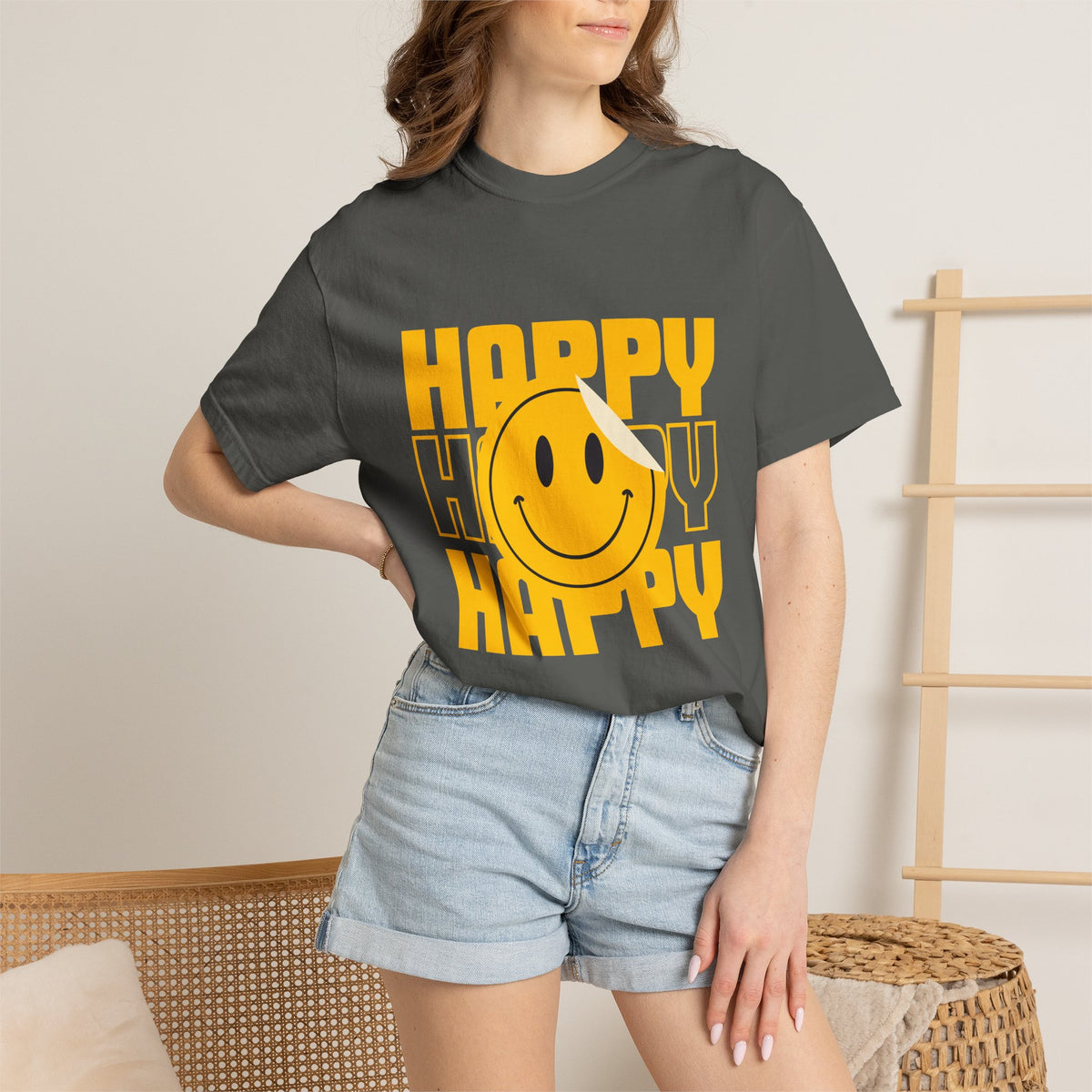 Comfort Colors® Retro Happy Smiley Face Shirt, 70s Vintage Smile Tee, Positive Vibes T-Shirt, Y2K Nostalgia Gift, Good Vibes Only
