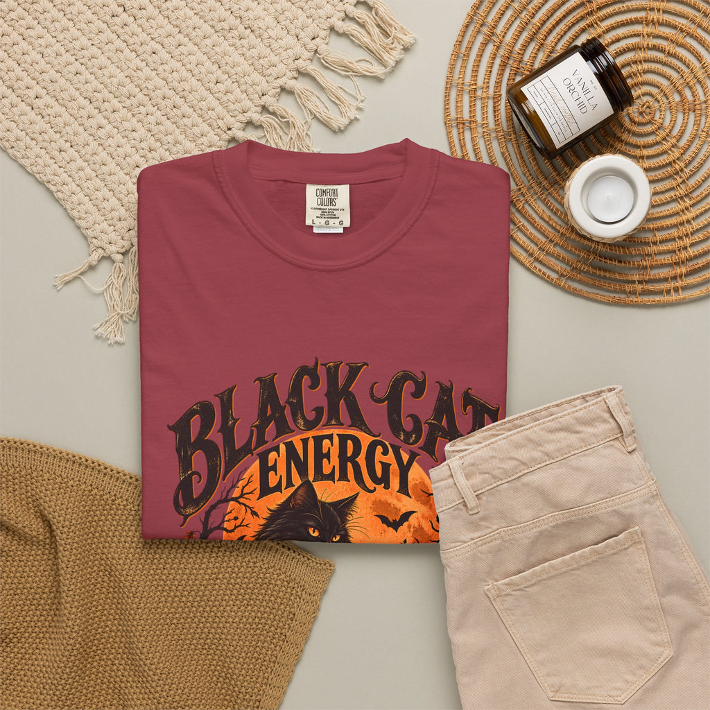 T-shirt Comfort Colors® Black Cat Energy, t-shirt amusant pour Halloween, haut pour Halloween avec chat noir, t-shirt graphique pour la saison effrayante, t-shirts tendance pour l'automne