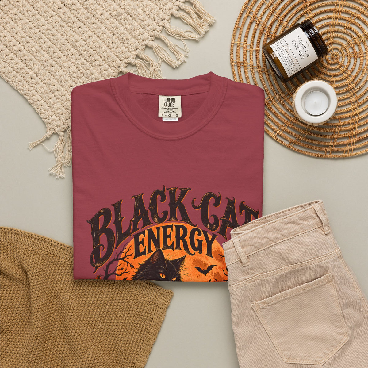 T-shirt Comfort Colors® Black Cat Energy, t-shirt amusant pour Halloween, haut pour Halloween avec chat noir, t-shirt graphique pour la saison effrayante, t-shirts tendance pour l'automne