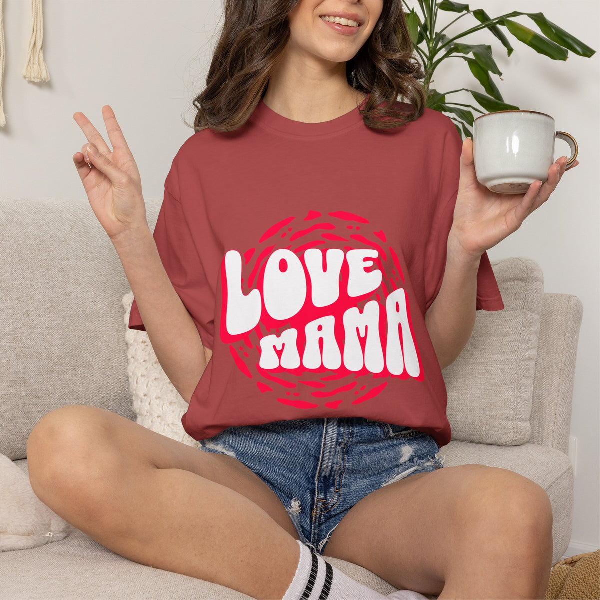 T-shirt Comfort Colors® Love Mama, T-shirt maman tendance, T-shirt Mom Life, T-shirt graphique oversize pour maman, T-shirt Cool Mom Club, cadeau pour la fête des mères