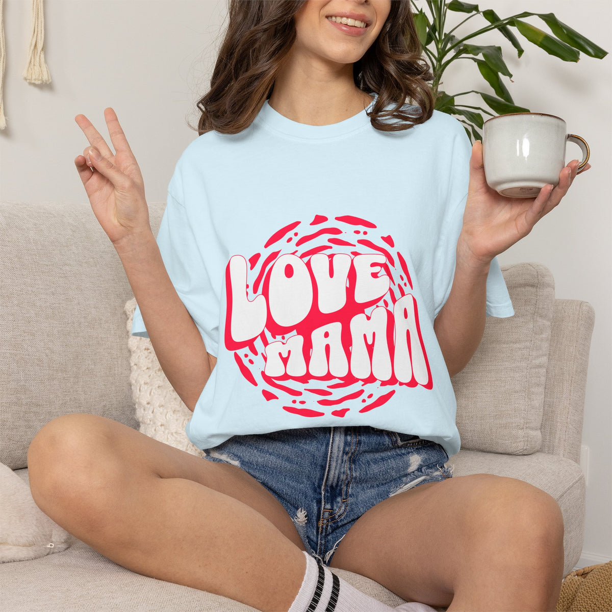 T-shirt Comfort Colors® Love Mama, T-shirt maman tendance, T-shirt Mom Life, T-shirt graphique oversize pour maman, T-shirt Cool Mom Club, cadeau pour la fête des mères
