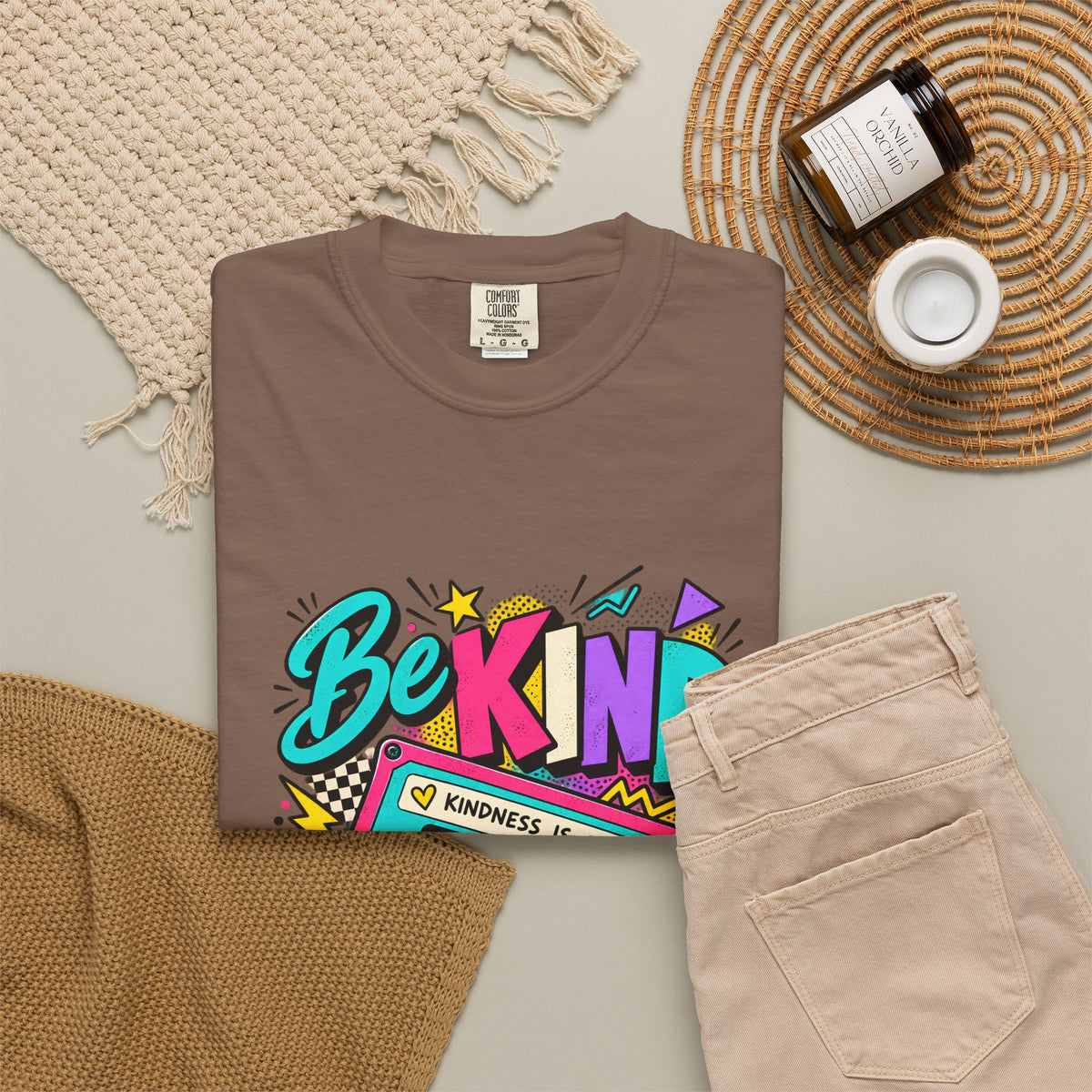 Camiseta Comfort Colors® Be Kind Kindness Is Cool You Can't Rewind, regalo de agradecimiento retro con mensaje de amabilidad, camiseta gráfica positiva con casete de los años 80