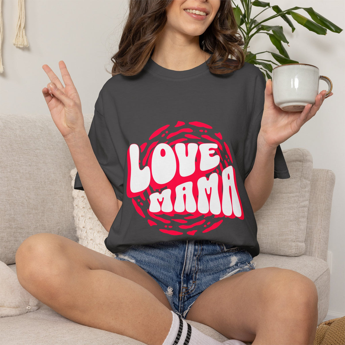 T-shirt Comfort Colors® Love Mama, T-shirt maman tendance, T-shirt Mom Life, T-shirt graphique oversize pour maman, T-shirt Cool Mom Club, cadeau pour la fête des mères