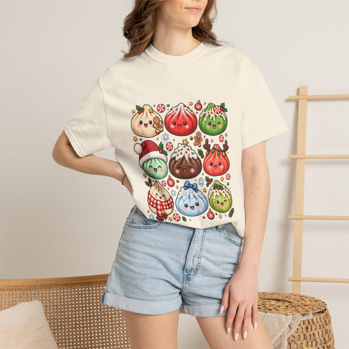 Camiseta de Navidad con adorables dumplings de Comfort Colors®, regalo de comida festiva estilo kawaii, para amantes de los dumplings, regalo navideño para amantes de la comida