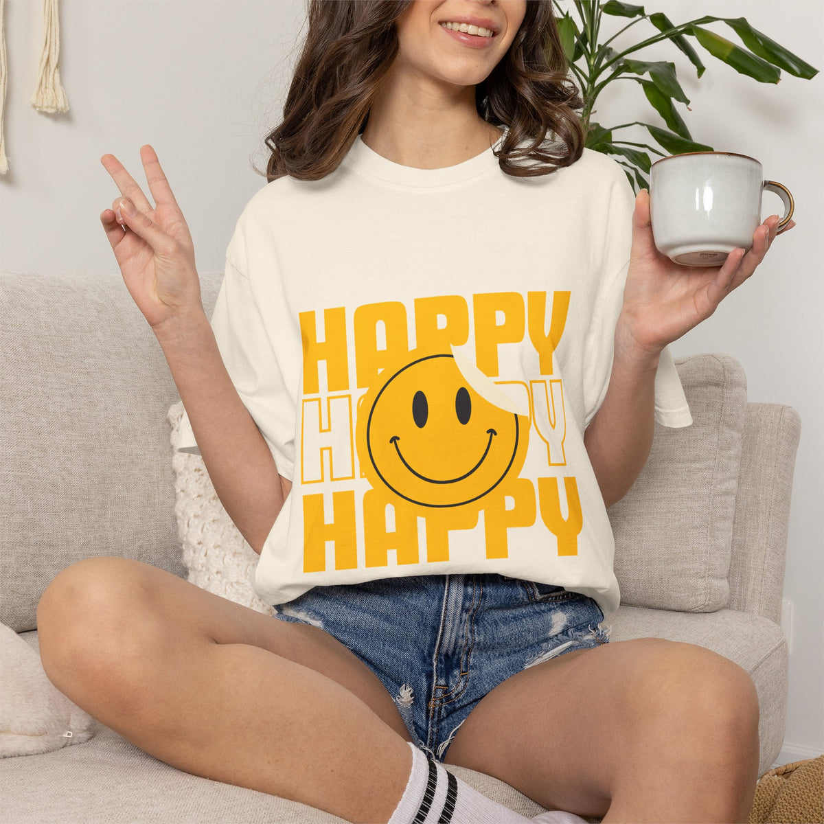 Comfort Colors® Retro Happy Smiley Face Shirt, 70s Vintage Smile Tee, Positive Vibes T-Shirt, Y2K Nostalgia Gift, Good Vibes Only
