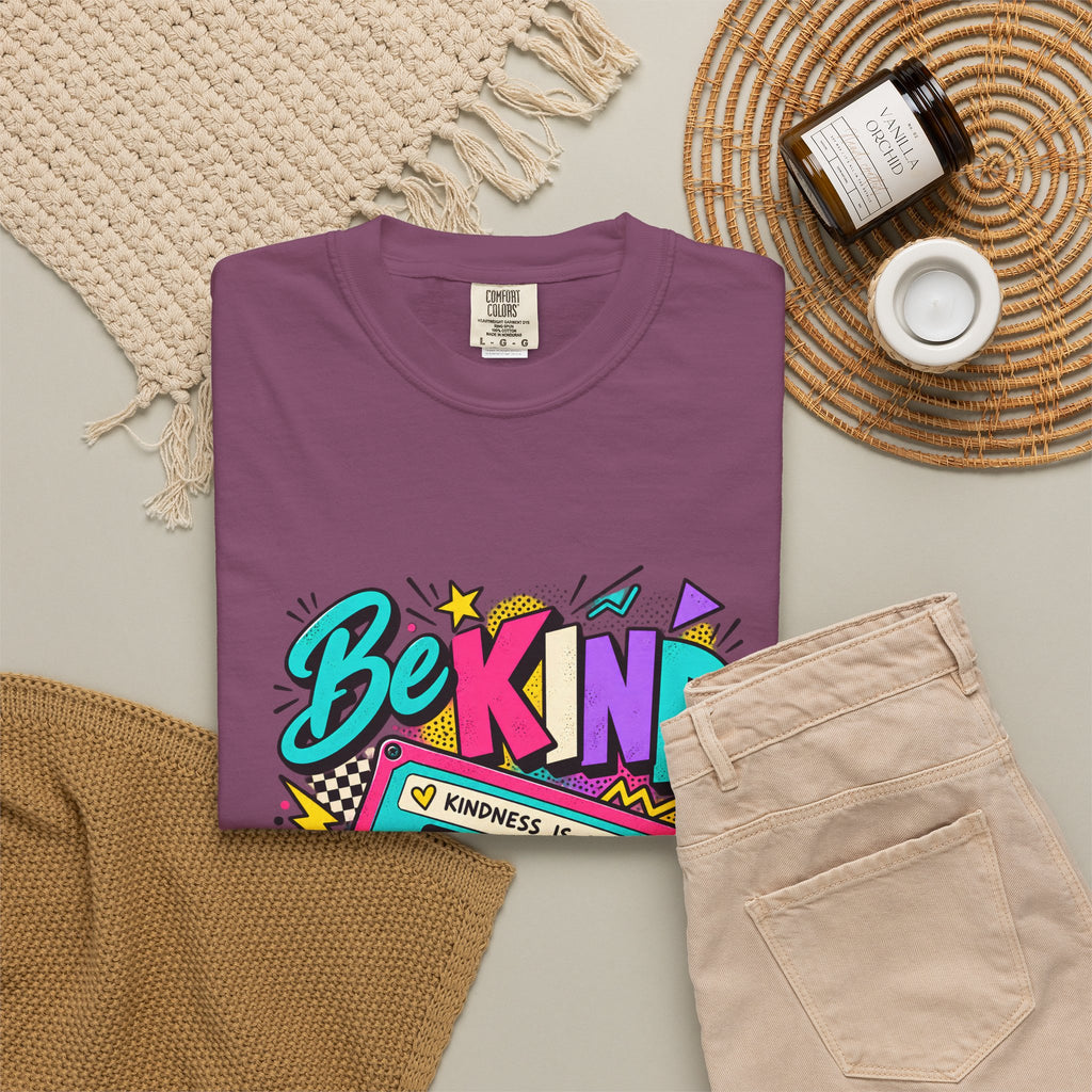 Camiseta Comfort Colors® Be Kind Kindness Is Cool You Can't Rewind, regalo de agradecimiento retro con mensaje de amabilidad, camiseta gráfica positiva con casete de los años 80