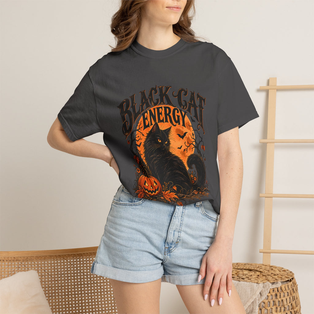 T-shirt Comfort Colors® Black Cat Energy, t-shirt amusant pour Halloween, haut pour Halloween avec chat noir, t-shirt graphique pour la saison effrayante, t-shirts tendance pour l'automne