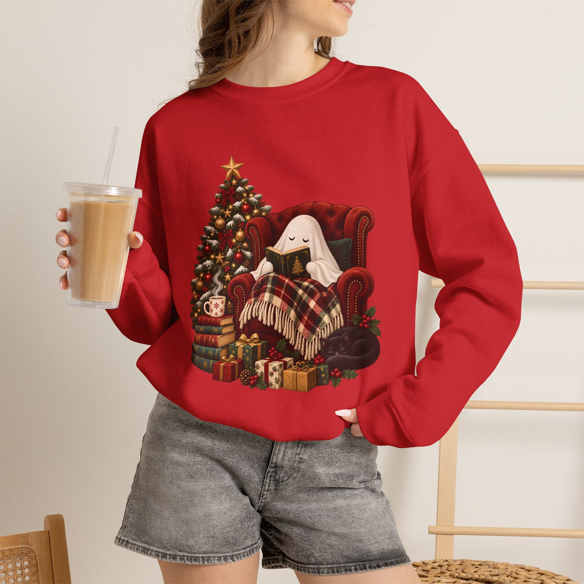 Sweat-shirt de Noël confortable avec fantôme, cadeau de fêtes pour amateur de livres, sweat-shirt graphique de lecture de Noël effrayant, joli cadeau sur le thème du livre « Ghostmas »