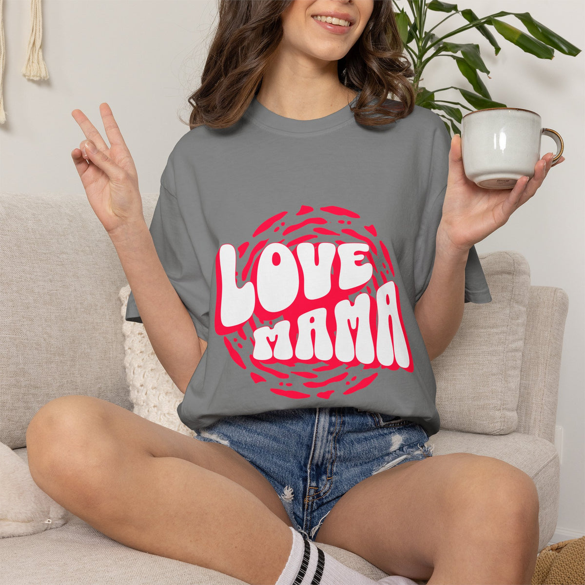 T-shirt Comfort Colors® Love Mama, T-shirt maman tendance, T-shirt Mom Life, T-shirt graphique oversize pour maman, T-shirt Cool Mom Club, cadeau pour la fête des mères