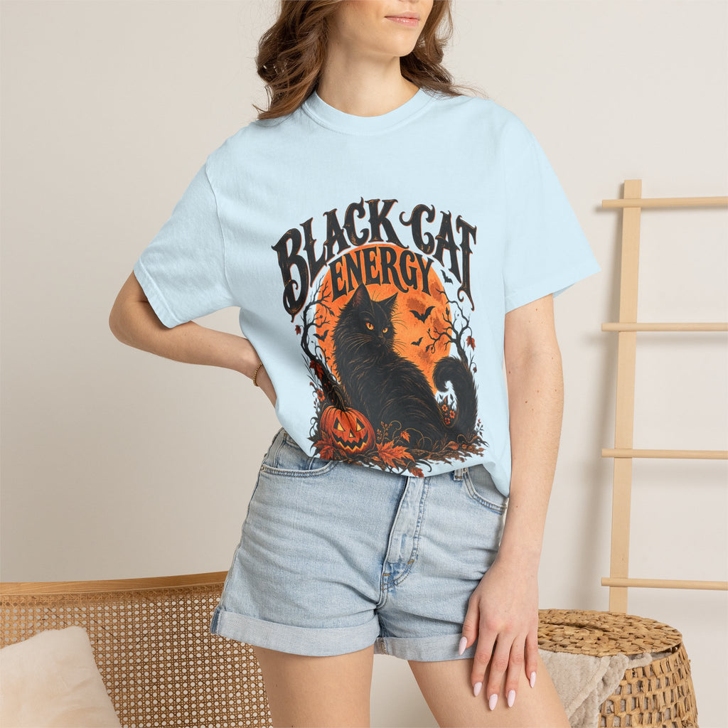 T-shirt Comfort Colors® Black Cat Energy, t-shirt amusant pour Halloween, haut pour Halloween avec chat noir, t-shirt graphique pour la saison effrayante, t-shirts tendance pour l'automne