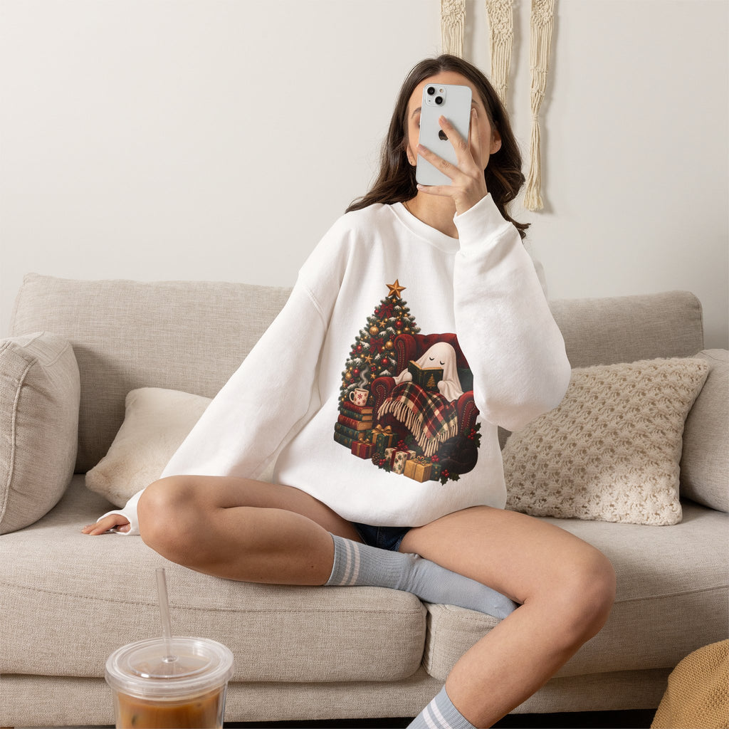 Sweat-shirt de Noël confortable avec fantôme, cadeau de fêtes pour amateur de livres, sweat-shirt graphique de lecture de Noël effrayant, joli cadeau sur le thème du livre « Ghostmas »