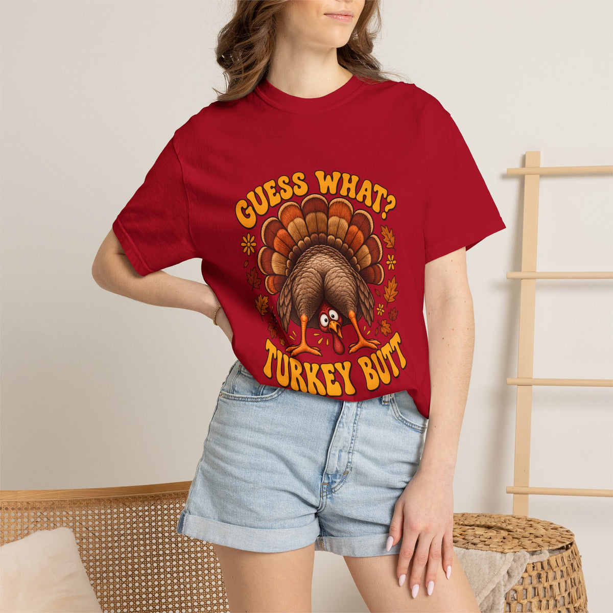 Camiseta Comfort Colors® "Guess What Turkey Butt", regalo divertido de Acción de Gracias con pavo, regalo retro con humor para la cena de otoño, camiseta gráfica familiar para Acción de Gracias
