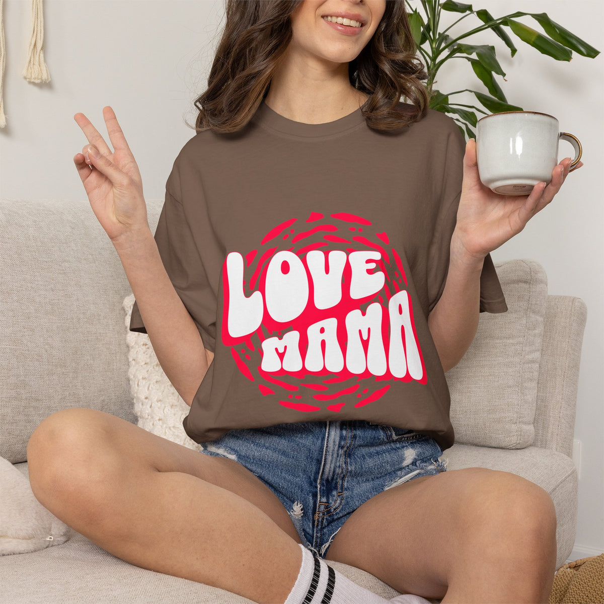 T-shirt Comfort Colors® Love Mama, T-shirt maman tendance, T-shirt Mom Life, T-shirt graphique oversize pour maman, T-shirt Cool Mom Club, cadeau pour la fête des mères
