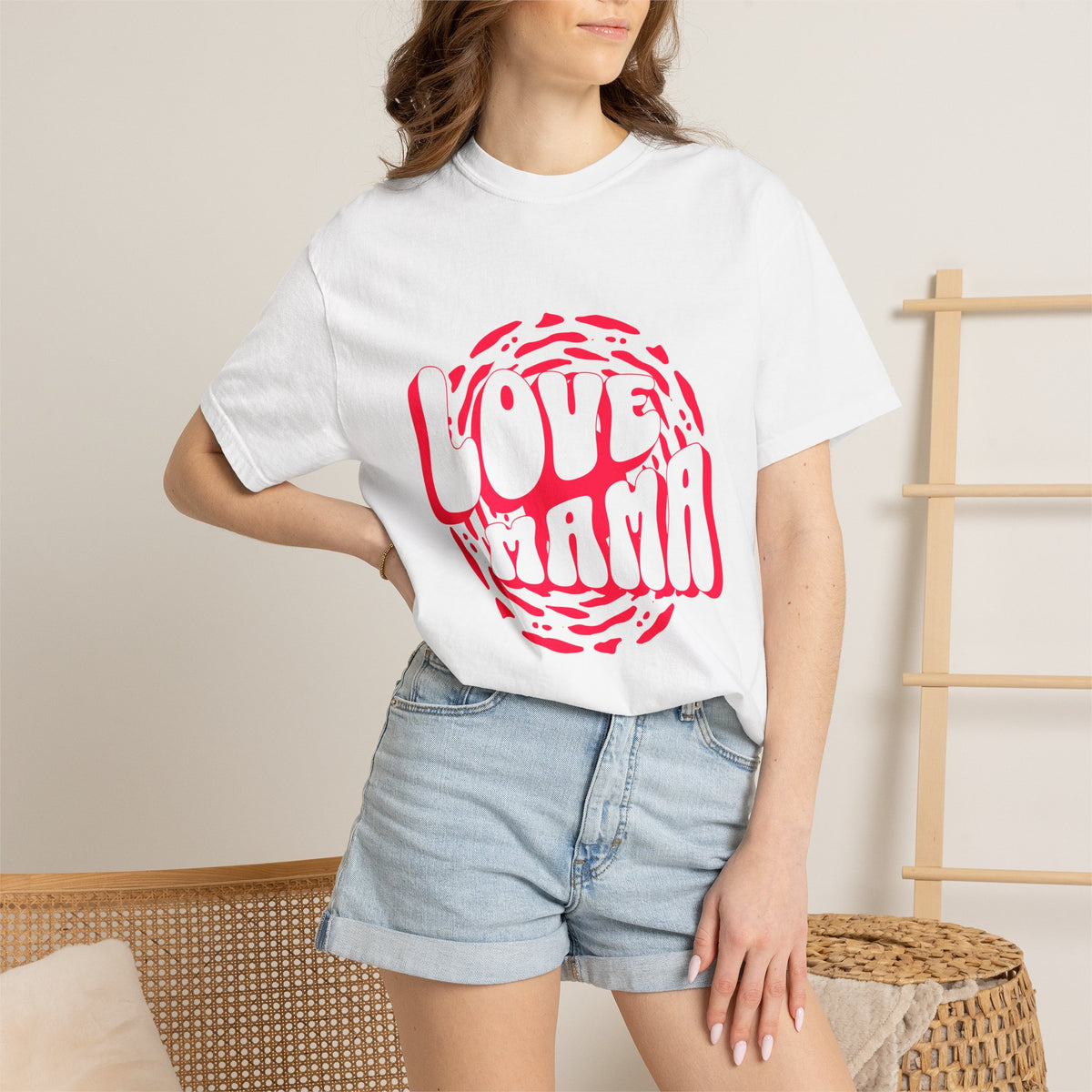 T-shirt Comfort Colors® Love Mama, T-shirt maman tendance, T-shirt Mom Life, T-shirt graphique oversize pour maman, T-shirt Cool Mom Club, cadeau pour la fête des mères