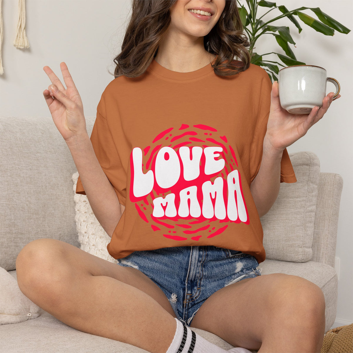 T-shirt Comfort Colors® Love Mama, T-shirt maman tendance, T-shirt Mom Life, T-shirt graphique oversize pour maman, T-shirt Cool Mom Club, cadeau pour la fête des mères