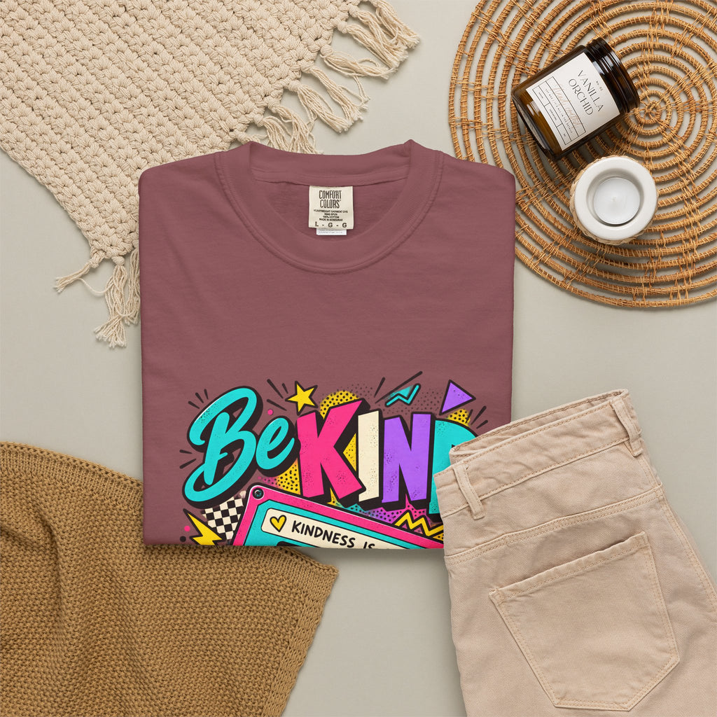 Camiseta Comfort Colors® Be Kind Kindness Is Cool You Can't Rewind, regalo de agradecimiento retro con mensaje de amabilidad, camiseta gráfica positiva con casete de los años 80